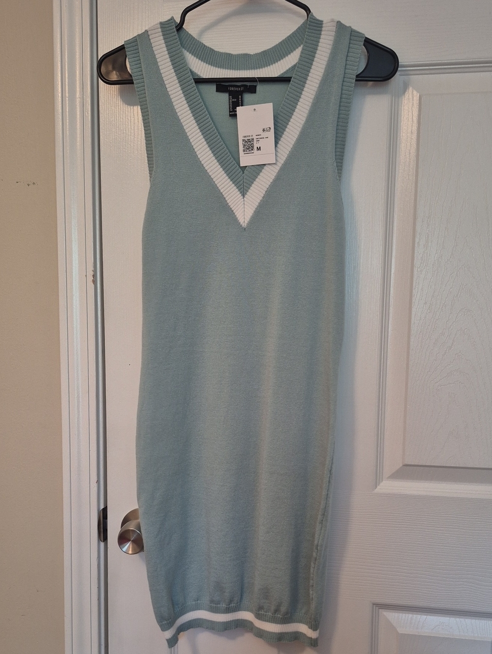 Forever 21 Mint Green Sleeveless V-Neck Sweater Dress with White Trim